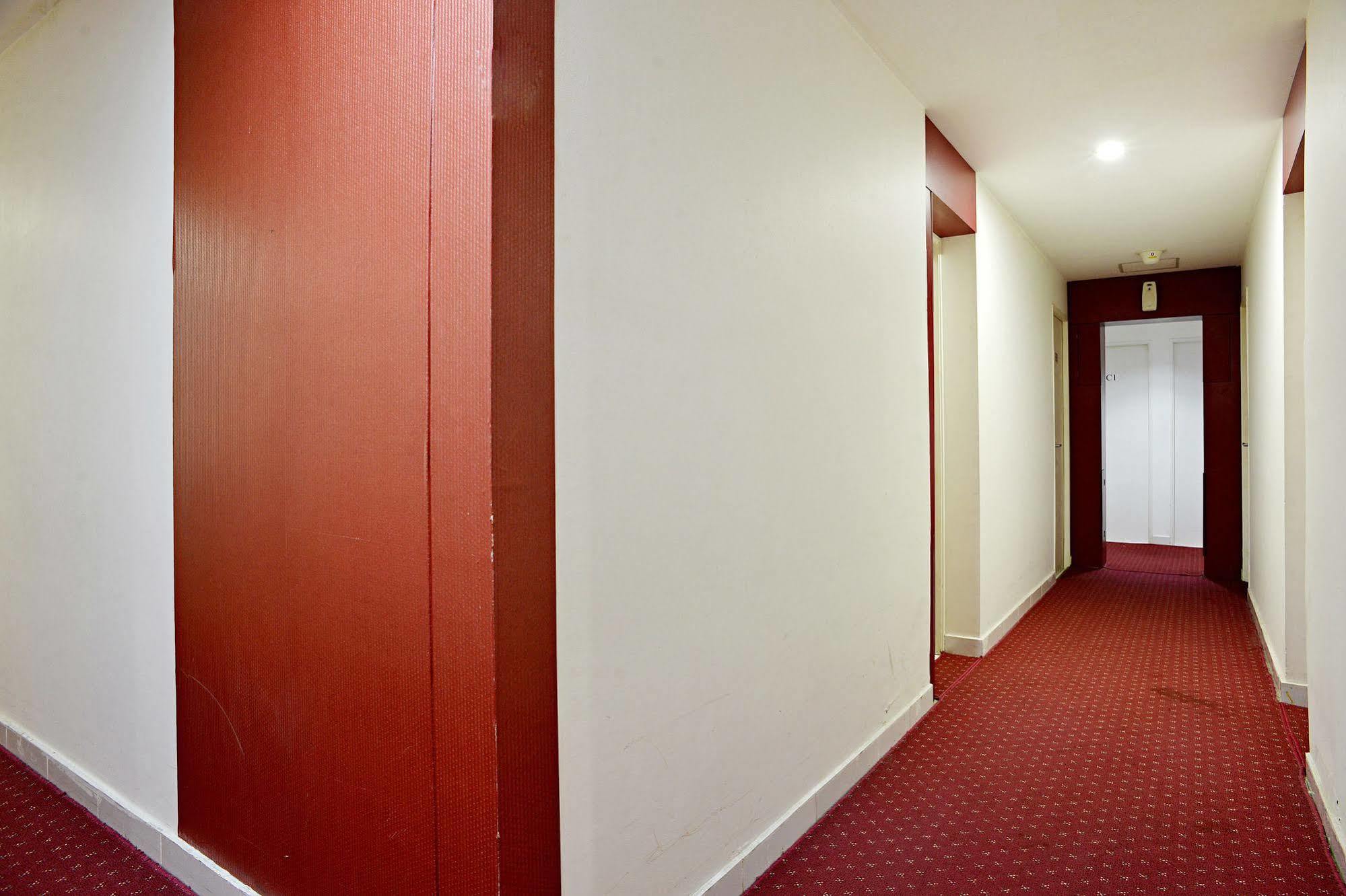 Zen Rooms Basic Tangerang Aeropolis Exteriér fotografie